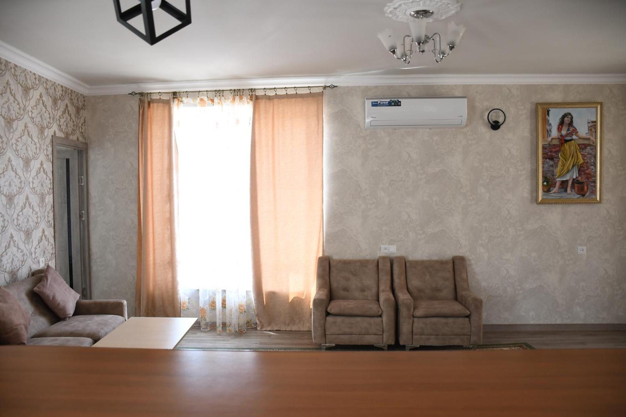 Armani Guest House Martuni المظهر الخارجي الصورة
